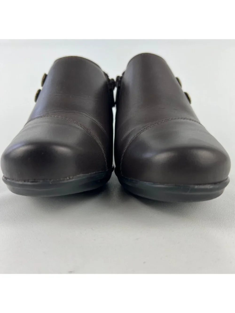 Clarks Womens Emslie Warren Zip Ankle Bootie Button Brown Leather size 8W Wide